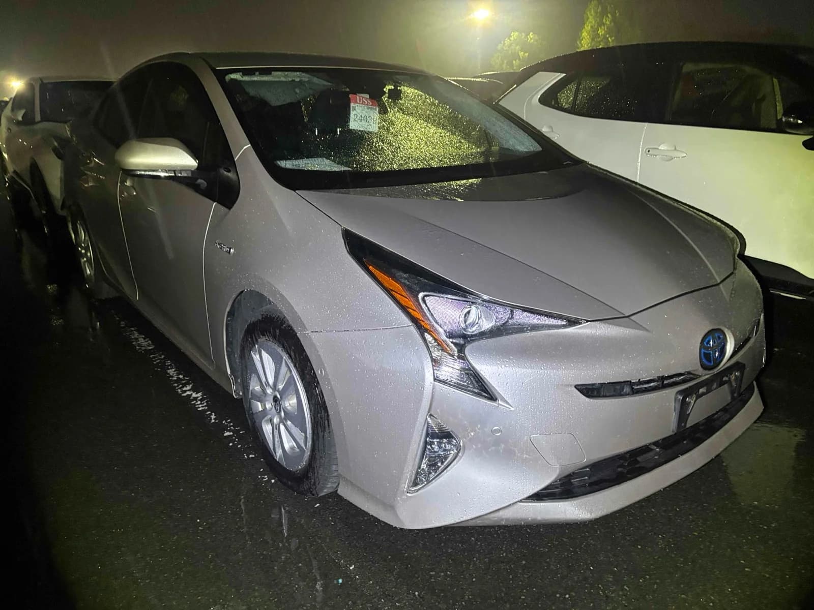 Front exterior view of vehicle