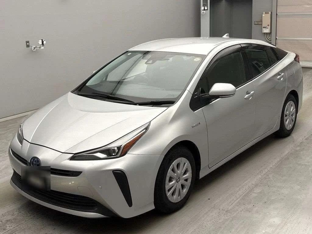 Front exterior view of vehicle