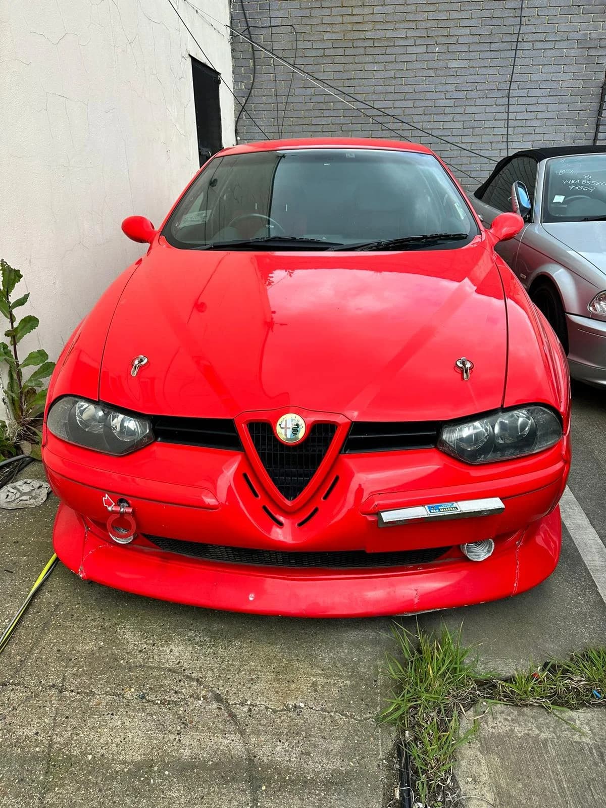 Front exterior view of vehicle
