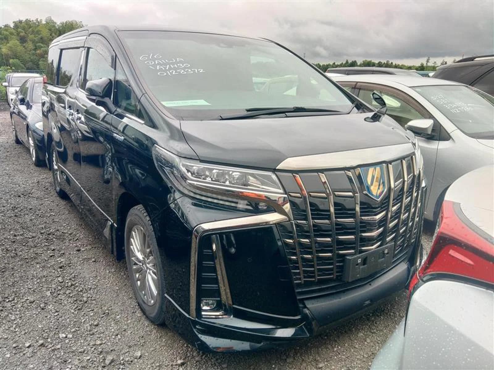 Toyota Harrier luxury crossover SUV front-left three-quarter exterior view