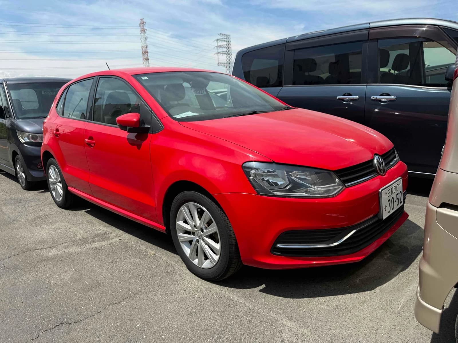 Volkswagen sedan front-left 3/4 view